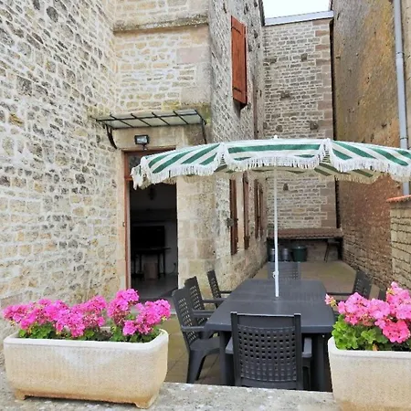 Familial Avec Cour Et Terrain Clos Au Coeur De Ferriere-et-lafolie, Proche Mairie Et Autoroute A5. - Fr-1-611-3