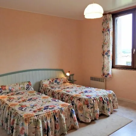 Familial Avec Cour Et Terrain Clos Au Coeur De Ferriere-et-lafolie, Proche Mairie Et Autoroute A5. - Fr-1-611-3