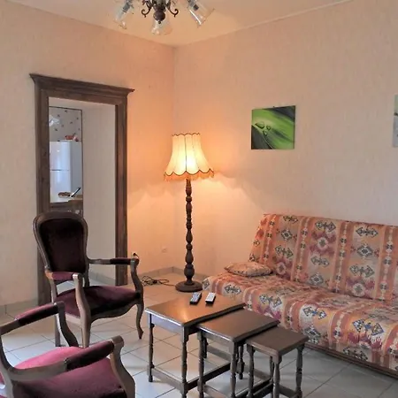 Feriehus Familial Avec Cour Et Terrain Clos Au Coeur De Ferriere-et-lafolie, Proche Mairie Et Autoroute A5. - Fr-1-611-3